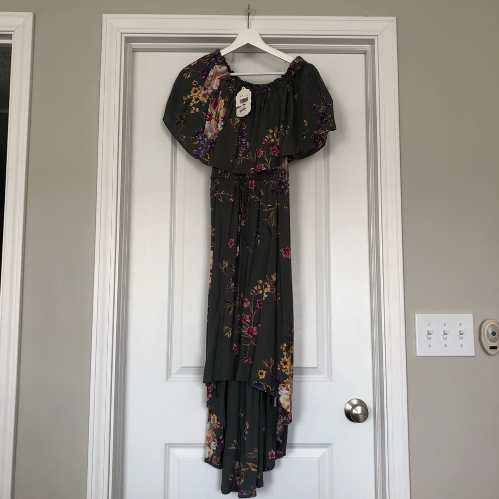 BNWT Gray floral Altar’d State Dress!
